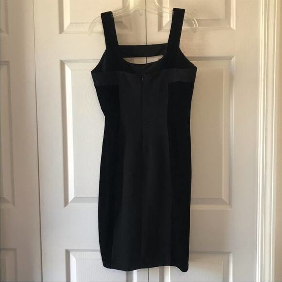YL by Yair velvet trimmed little black dress size 12 - Picture 4 of 9